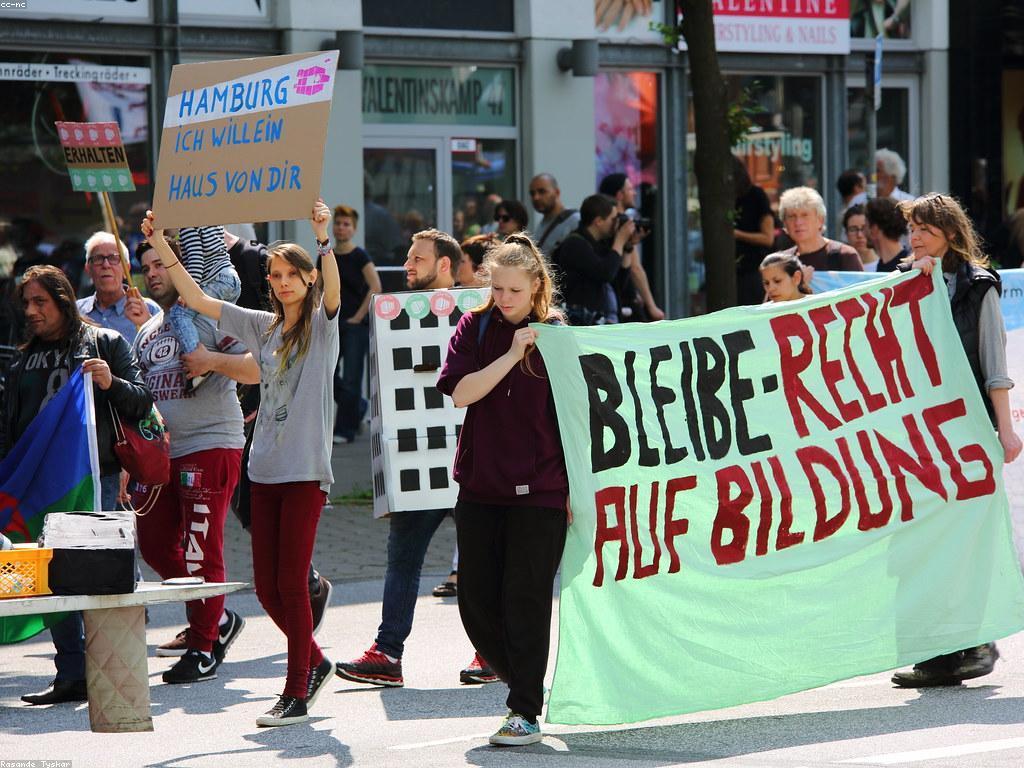 ការពិចារណា និងមតិសូមរួមចំណែក: ការចូលរួមក្នុងអ Ages ដីស្មាន