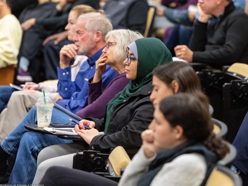 ការពិចារណានិងមតិសូមរួមចំណែក