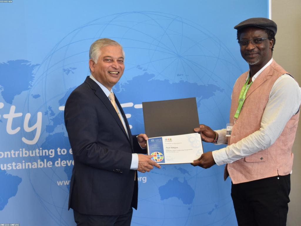 យុទ្ធសាស្ត្រលេង: ការសម្របសម្រួលដើម្បីឈ្នះគូប្រជែង